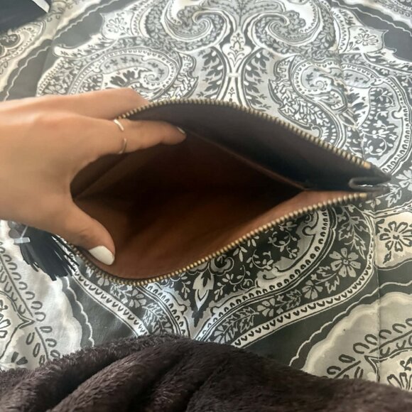 Fossil Leather Pouch Clutch Bag - Picture 4 of 6